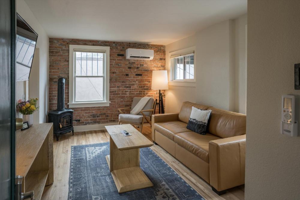 Queen Suite interior